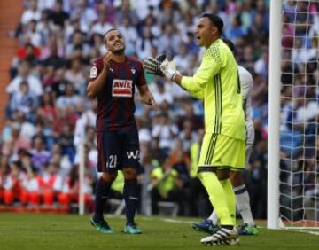 Keylor Navas y Pedro León. 
