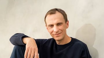 Un hombre de 49 años pasó de aparcar coches a ser un CEO multimillonario: “Sólo quería ganar 5.000 dólares al mes para sobrevivir”