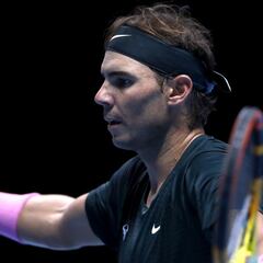 Otro toque de Nadal a Djokovic:
"A mí me gusta la pista tradicional con jueces de línea"