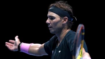 Otro toque de Nadal a Djokovic:
"A mí me gusta la pista tradicional con jueces de línea"