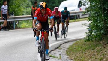 Mikel Landa deja atrás a Carapaz y Hindley en Santuario di Castelmonte.