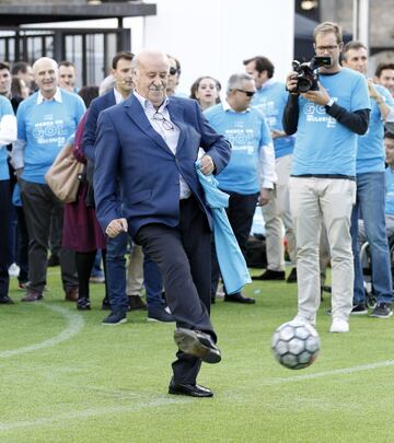 Raúl, Roberto Carlos y Del Bosque lanzan penaltis por la inclusión