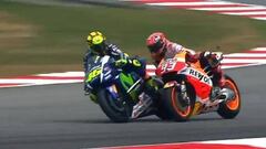 Valentino Rossi y Marc M&aacute;rquez, durante la carrera de MotoGP en Malasia de 2015.