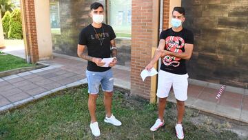 Ismael Benktib y Pablo Andrade tras hacerse la prueba serológica.