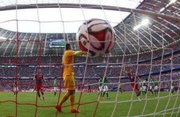 Marcó su primer gol con el Bayern el 18 de octubre de 2014 durante un partido de la Bundesliga contra el Werder Bremen.
