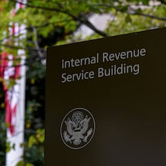 What is the difference between a tax deduction and a tax credit, examples and which is better?