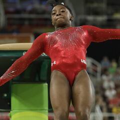 Tercera medalla de oro para Simone Biles en la final de salto