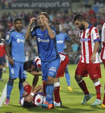 Expulsion de Aléxis por un manotazo sobre Mandzukic 