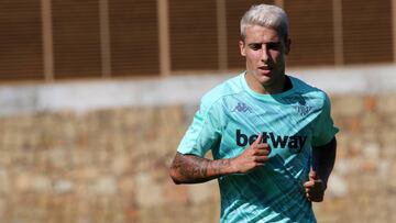 Cristian Tello, durante una de las sesiones en Marbella.