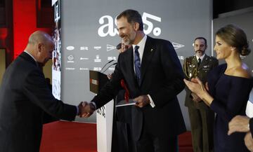 Premio decenio 1977-1987. Juan Antonio Corbalán, jugador de la selección española de baloncesto que consiguió la medalla de plata en Los Angeles 1984.