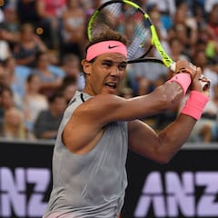 Nadal saca el rodillo, se acerca a su mejor tenis y está en octavos