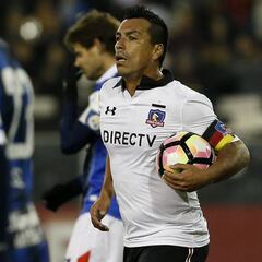 Colo Colo vence a Huachipato pero está lejos de convencer