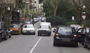 Esta es la multa por estacionarte en doble fila en México: la cantidad que deberías pagar