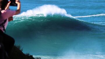 Ola gigante en Nazaré en diciembre del 2022