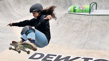 La skater coruñesa Julia Benedetti realizando un transfer en el bowl del Dew Tour de Des Moines (Iowa, Estados Unidos), el 19 de mayo del 2021.