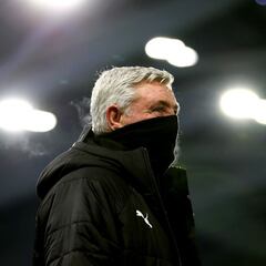 El Newcastle libera su banquillo: Steve Bruce, fuera