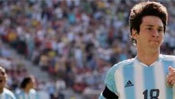 <B>OTRA VEZ.</B> Messi ha vuelto a marcar y demuestra partido a partido que es el mejor jugador de Argentina.