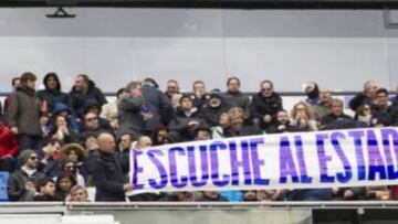 Bernabéu security pulls down anti-Pérez banner