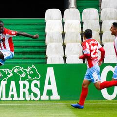 Manu Hernando se carga al Racing y da vida al Lugo, que remonta