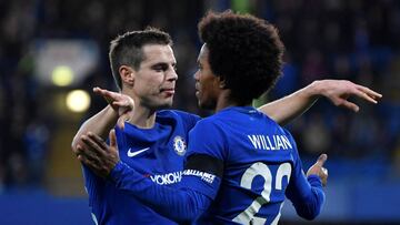 Willian y Azpilicueta, celebrando un gol con el Chelsea.