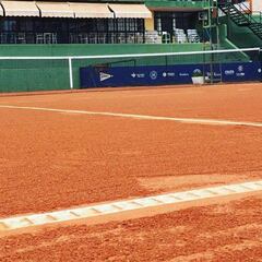 Las ventajas de practicar tenis sobre tierra batida