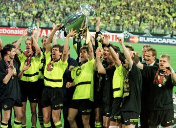 El 28 de mayo de 1997 el Borussia se enfrent a la Juventus en la final de la Champions League disputada en el Estadio Olmpico de Mnich ante 59.000 espectadores. El equipo alemn gan 3-1 al equipo italiano con goles de Karl-Heinz Riedle (2) y Lars Ricken, y Alessandro Del Piero marc para los de Turn. 