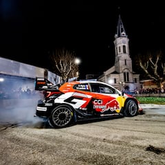 Sebastien Ogier defiende su trono... a medias