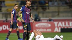 Conte da de baja a tres volantes en Inter para fichar a Vidal