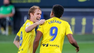 14 años después, el conjunto amarillo obtuvo su boleto a la máxima división del fútbol de España y la locura se apoderó de jugadores y aficionados.