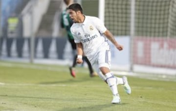 Delantero paraguayo de 18 años. El Madrid pagó cinco millones por él al Cerro Porteño, y hay otros cinco millones firmados por objetivos. El chaval está respondiendo. Nada más llegar hizo tres goles en sus dos primeros partidos en Valdebebas, y en septiembre se destapó con un golazo desde 40 metros en Amorebieta. Lleva nueve goles en 18 partidos (entre el Castilla y el Juvenil de la Youth League) esta temporada.
