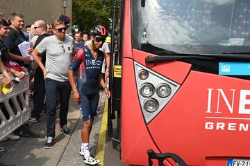 El corredor del Ineos se mostró feliz y compartió con la gente en el inicio de la etapa 1 del Tour de Dinamarca