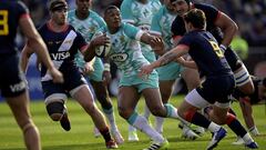 South Africa's Springboks fullback Damian Willemse (R) runs to elude a tackle by Argentina's Los Pumas scrum-half Gonzalo Bertranou (2-R) lock Tomas Lavanini (R) and hooker Julian Montoya during the Rugby Union test match at Jose Amalfitani stadium in Buenos Aires, on August 5, 2023 in preparation for the upcoming 2023 Rugby World Cup in France. (Photo by JUAN MABROMATA / AFP)