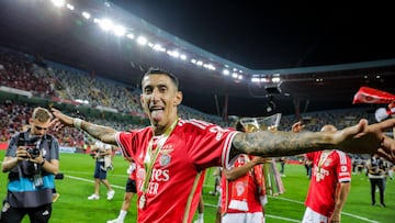 Di María celebrando la Supercopa de Portugal.