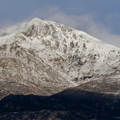 Muere un montañero portugués en Gredos tras caer desde 100 metros de altura