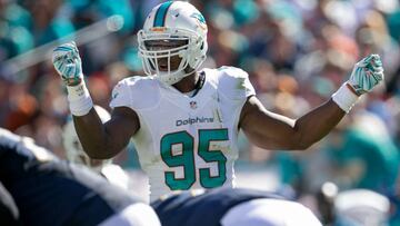 Miami Dolphins defensive end Dion Jordan (95) at Sun Life Stadium in Miami Gardens, Florida on November 2, 2014. (Allen Eyestone / The Palm Beach Post)