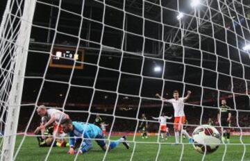 2-0. Davy Klaassen anotó el segundo gol.