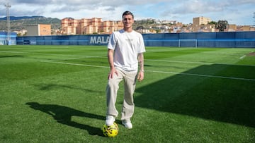 Diego Murillo posa para As en el Anexo de La Rosaleda.