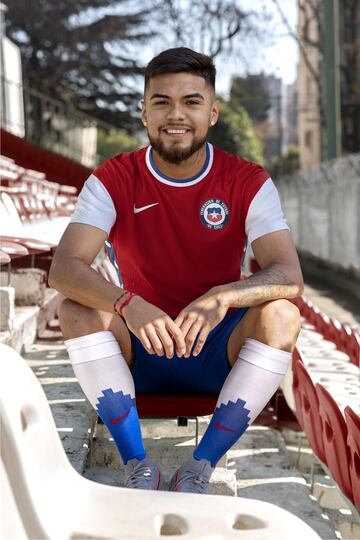 ¡Para no creer! La evolución de la camiseta de la Roja