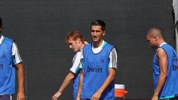 <b>SE IRÁ CEDIDO. </b>Durante los entrenamientos, Sahin forma parte siempre de los suplentes.