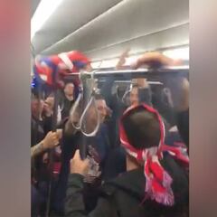 Momentazo en el bus del Atleti: el cántico de los jugadores a Torres