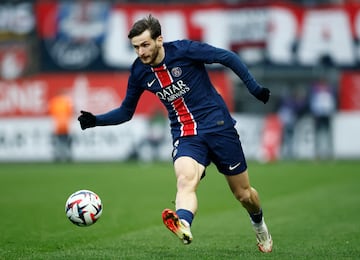 Soccer Football - Ligue 1 - Brest v Paris St Germain - Stade Francis-Le Ble, Brest, France - February 1, 2025  Paris St Germain's Khvicha Kvaratskhelia in action REUTERS/Stephane Mahe