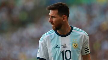 RIO DE JANEIRO, BRAZIL - JUNE 28: Lionel Messi of Argentina reacts during the Copa America Brazil 2019 quarterfinal match between Argentina and Venezuela at Maracana Stadium on June 28, 2019 in Rio de Janeiro, Brazil. (Photo by Bruna Prado/Getty Images)