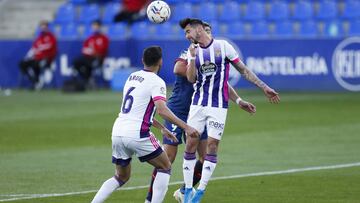HUESCA, SPAIN - OCTOBER 18: Luis Perez of Real Valladolid refuses the ball during the La Liga Santader match between SD Huesca and Real Valladolid CF at Estadio El Alcoraz on October 18, 2020 in Huesca, Spain. (Photo by Eric Alonso/Getty Images)