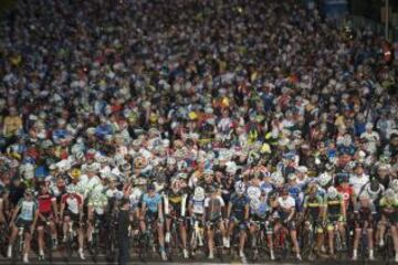 Multitud de participantes en la Argus Cycle Tour en Ciudad del Cabo.