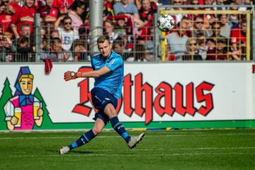 Banquillo - Fue una gran parte del éxito de Eintracht Frankfurt en los últimos años y por ello el Leverkusen se fijó en él para incorporarlo en sus filas. 