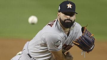 El mazatleco de Houston Astros se convirti&oacute; en el tercer pelotero con una victoria en Serie Mundial y en el segundo en conseguirlo como lanzador inicial.