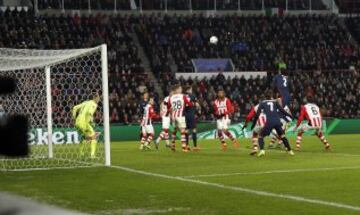 Secuencia del gol anulado a Godín