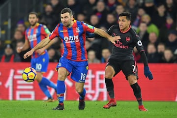 Alexis Sánchez anotó dos goles en la victoria de Arsenal sobre Crystal Palace.