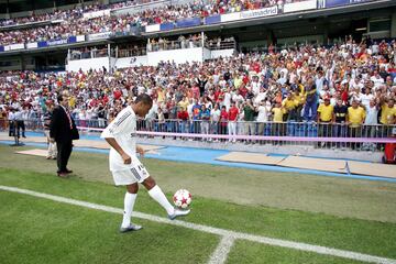 Arrived from Santos for 24 million euros in 2005 and showed promise on his debut but left unceremoniously and somewhat under a cloud four years later.