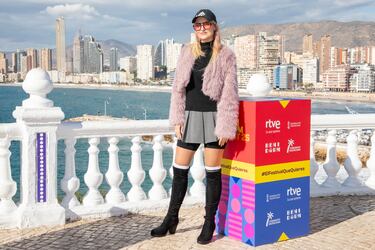 Cantante, compositora y productora madrileña. Ha apostado por la fusión de pop y electrónica en sus últimos trabajos. Su canción se llama 'Loca por ti'.